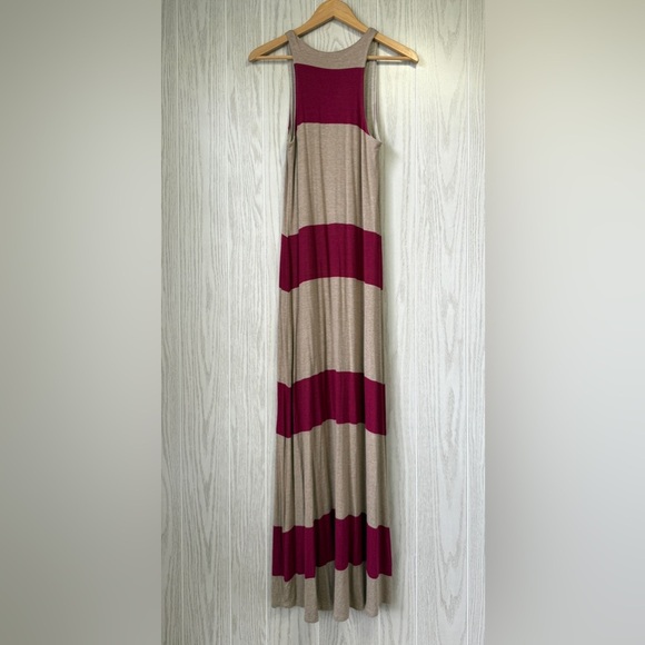 Red Haute Taupe and Maroon, striped maxi dress size M - Picture 3 of 3